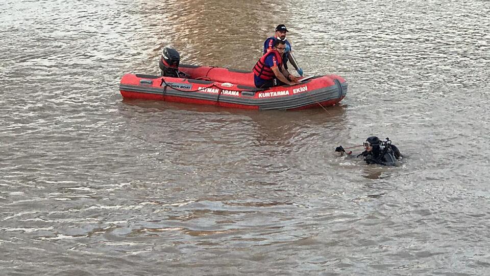 Kayıp genç çayda bulundu