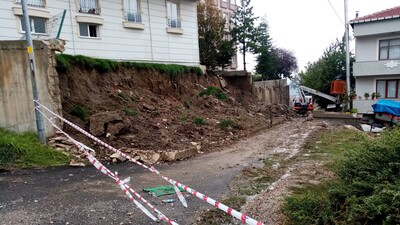 Kahraman Duman! Yaşlı çifti ölümden kurtardı