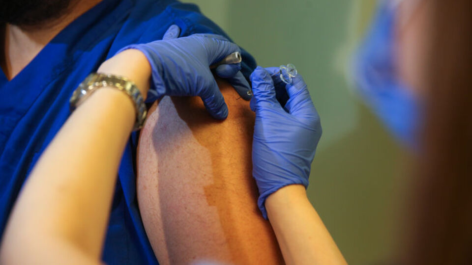 İngiltere'den aşı açıklaması