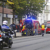 Fransa'da bir kilise yakınlarında bıçaklı saldırı!