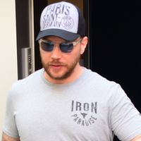 Topallayarak yürüyor