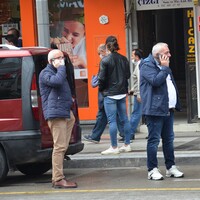 Uyardılar: SMS ve interneti kullanın!