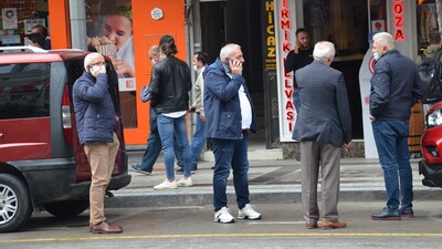 Uyardılar: SMS ve interneti kullanın!