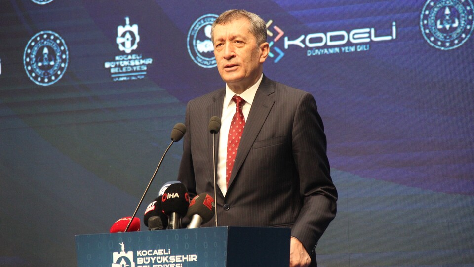 İzmir'deki okullarla ilgili flaş açıklama!