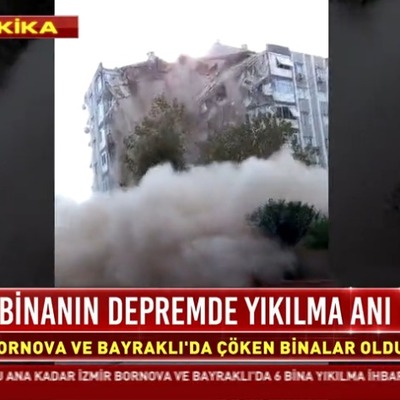 Depremde binanın yıkılma anı böyle görüntülendi