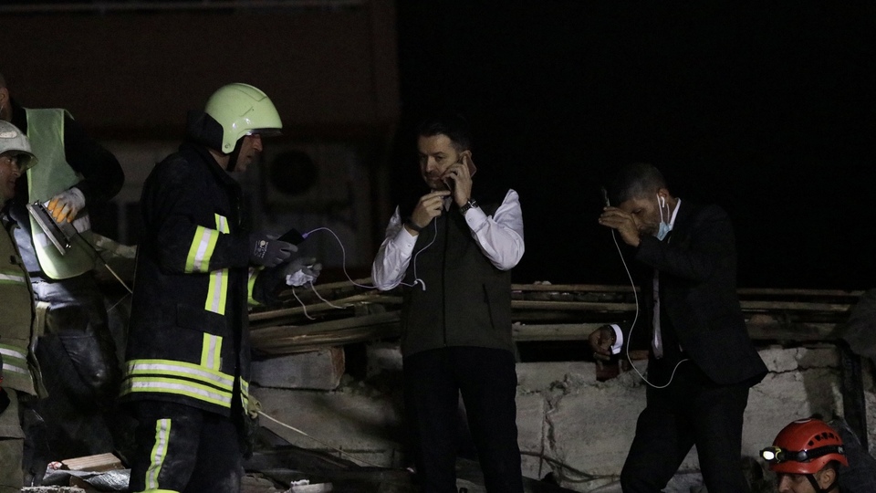 Enkaz altındaki Buse kurtarıldı