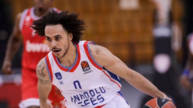Anadolu Efes, Olympiakos'u devirdi
