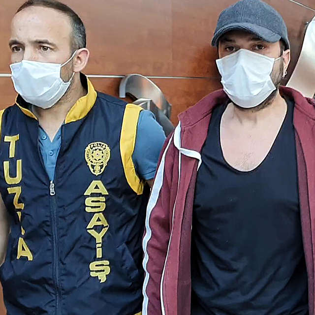 Cezaevinden çıkan Halil Sezai evine geldi