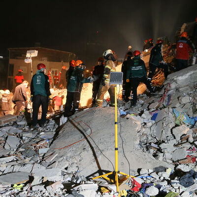 14 saat sonra mucize kurtuluş!