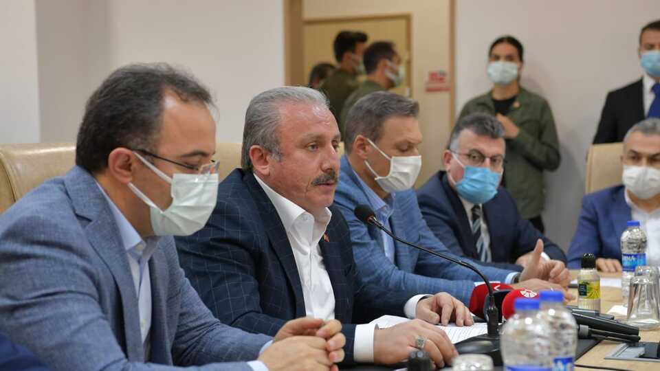 TBMM Başkanı Şentop deprem bölgesinde...