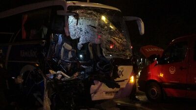Yolcu otobüsü TIR ile çarpıştı: 1 ölü, 8 yaralı