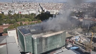 İstanbul Tıp Fakültesi'ndeki inşaatta yangın!