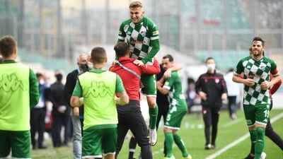 Burak, Karşıyaka maçında zor