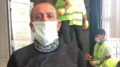 Haluk Levent'ten depremzedelere bağış