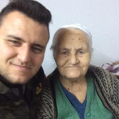 Tsunamiyi çekerken babaannesini gördü!