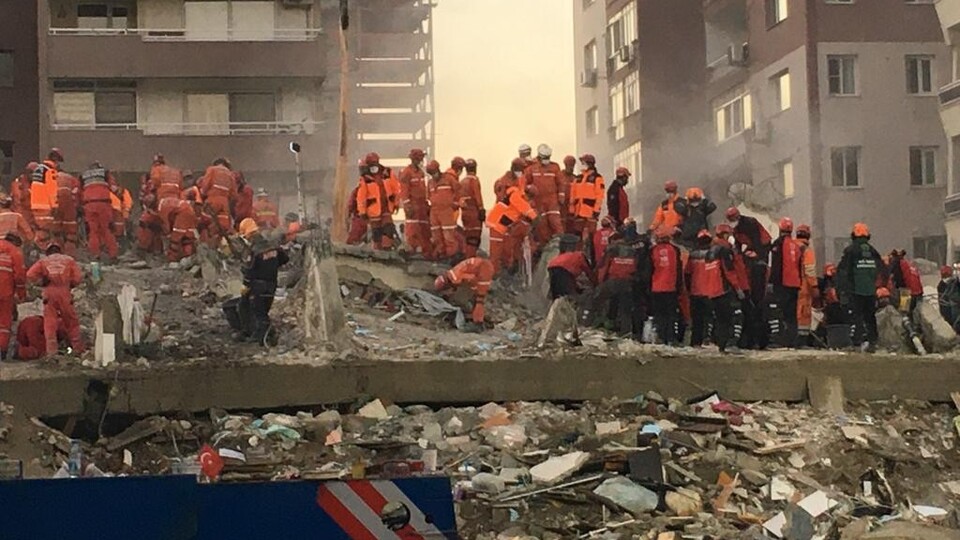 İzmir'deki depremde flaş gözaltılar!