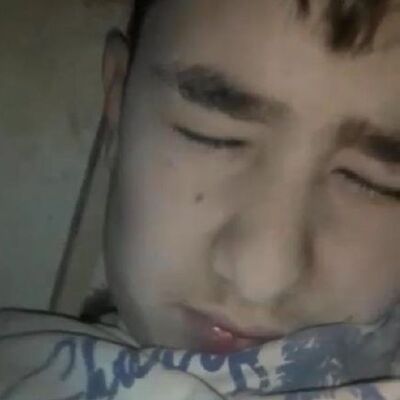 Enkazın altında kendisini görüntüledi!