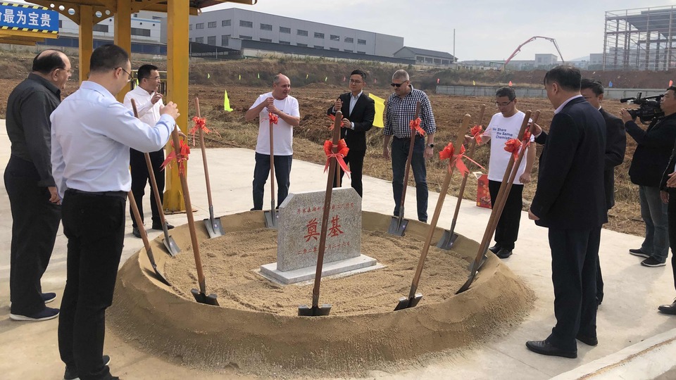 Çin'e fabrika kuracak