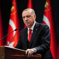 Toplu yerlere saat 22:00 kısıtlaması