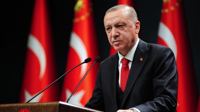 Toplu yerlere saat 22:00 kısıtlaması