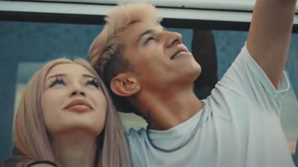 Raviş'ten 'Seviyorum Desem'