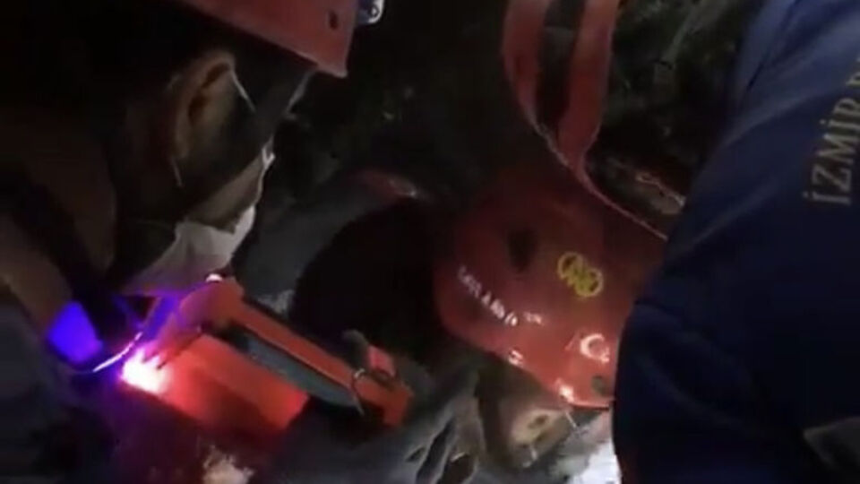 102 saat sonra can dostu kurtarıldı!