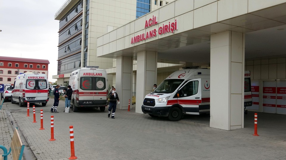 İki kardeş alacak kavgasında satırla öldürüldü!