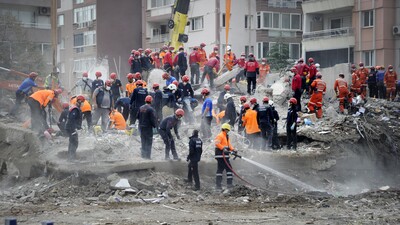 Rıza Bey Apartmanı böyle çöktü!