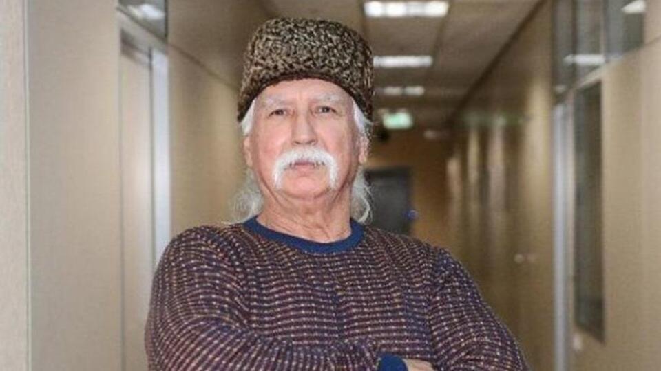 Şener Üşümezsoy kimdir?