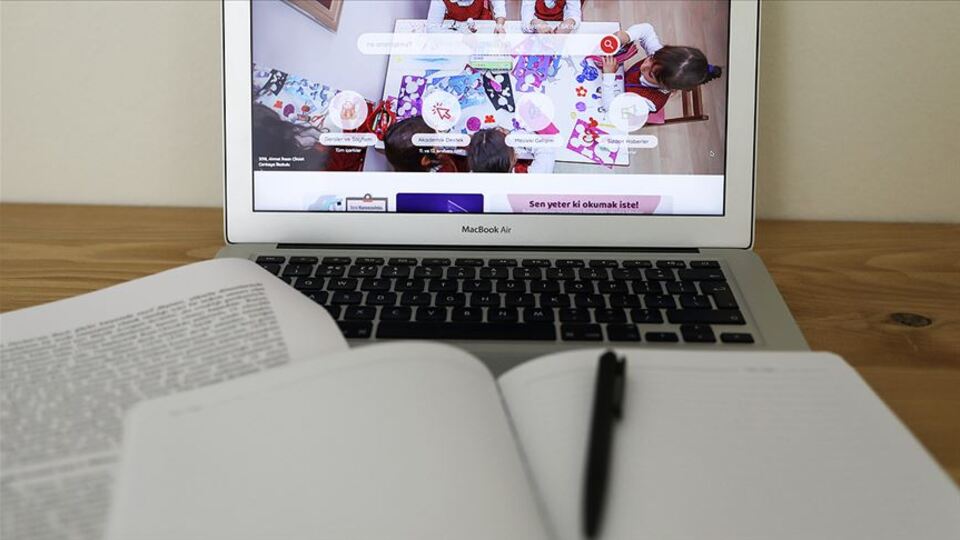 Öğretmenlere ve velilere uzaktan eğitim tavsiyeleri