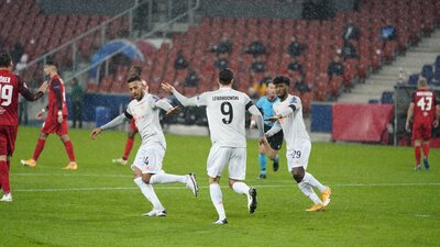 Bayern gol oldu yağdı!