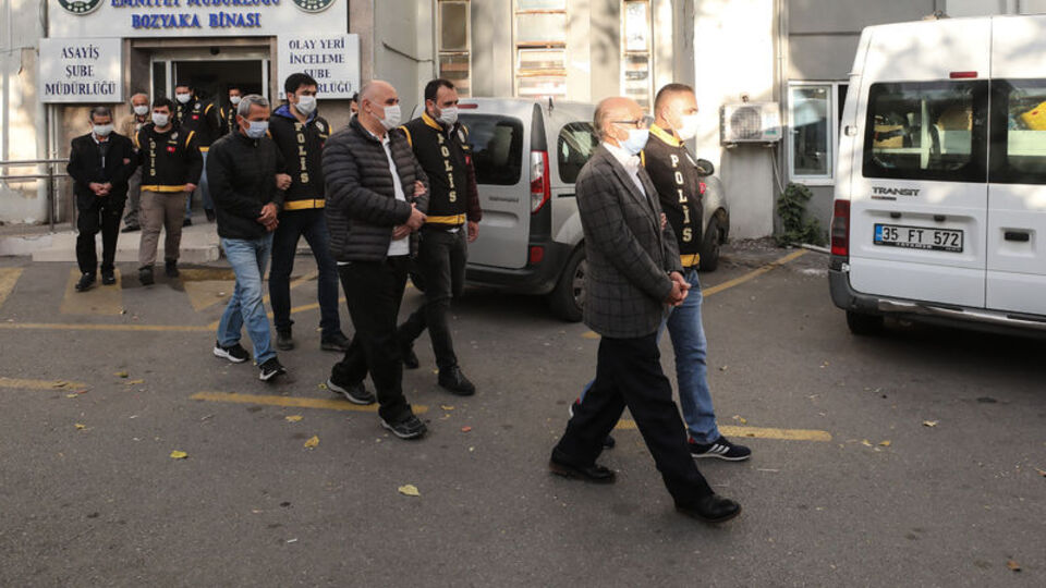 İzmir'deki 9 müteahhit için yeni gelişme!