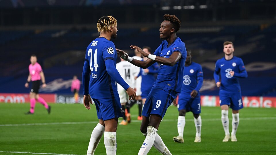 Chelsea 3'lü çekti!