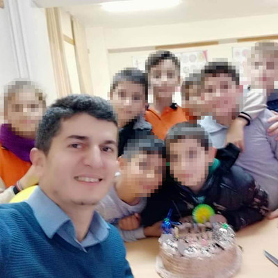 Okul bahçesinde öğretmene dayak!