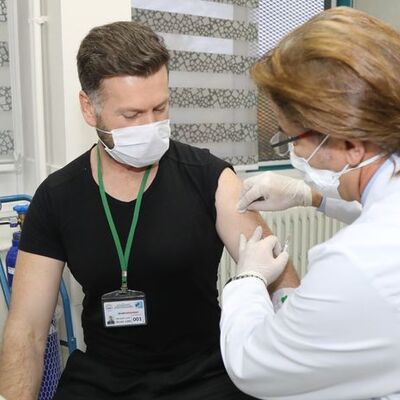 Yerli koronavirüs aşısının insan deneyleri başladı!