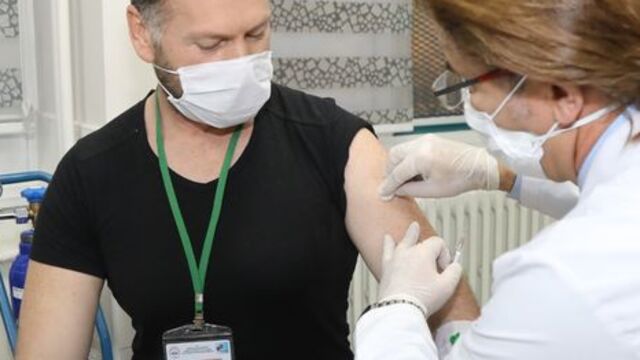 Yerli koronavirüs aşısının insan deneyleri başladı!