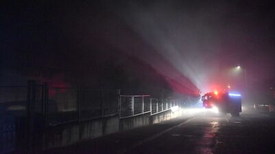 Kozmetik ürünleri fabrikasında yangın paniği