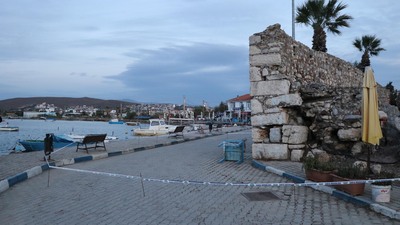 Tarihi kaleyi tsunami vurdu!