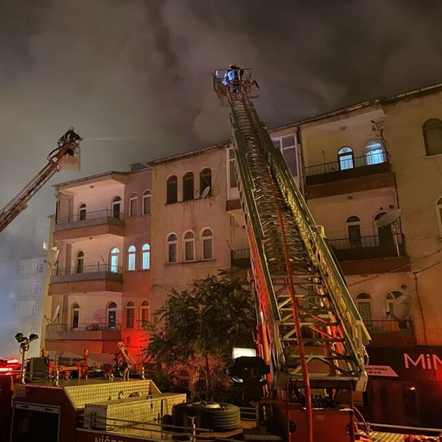 Niğde'de çatı yangını korkuttu