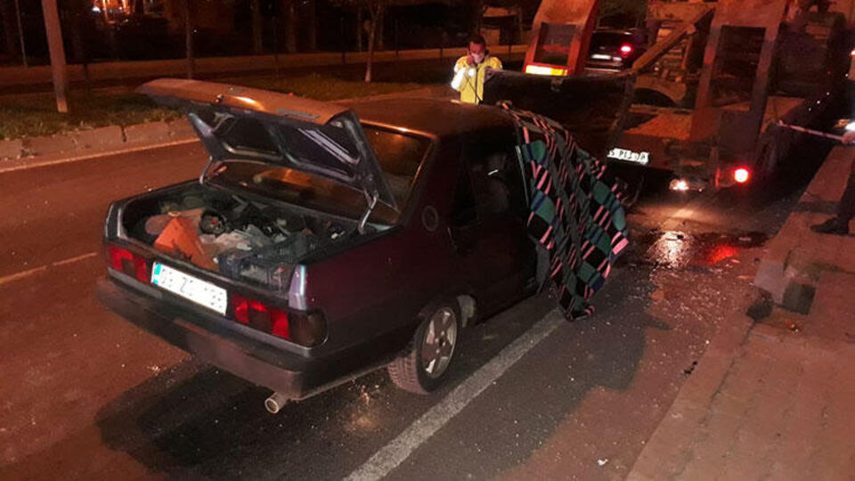 Otomobil TIR'a çarptı: 1 ölü, 1 yaralı