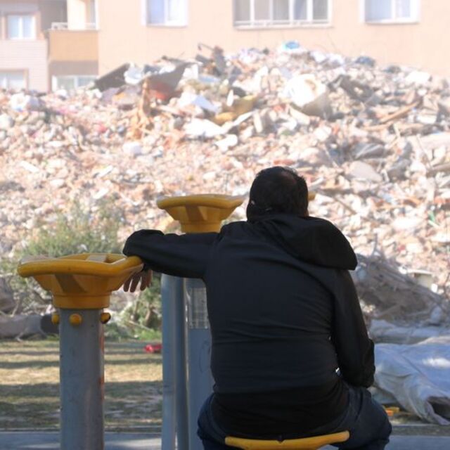 İzmir depreminde evleri hasar görenlere kritik 10 dakika izni!
