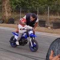 Babasının izinden gidiyor