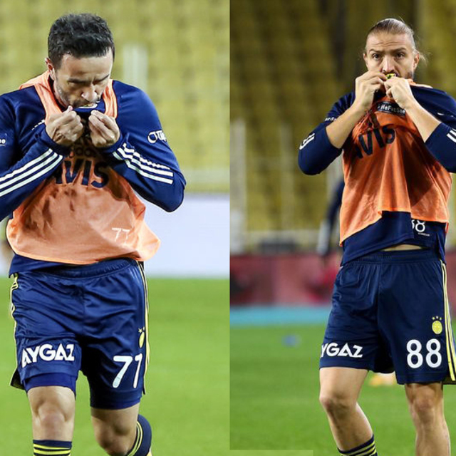 Caner ve Gökhan armayı öptü