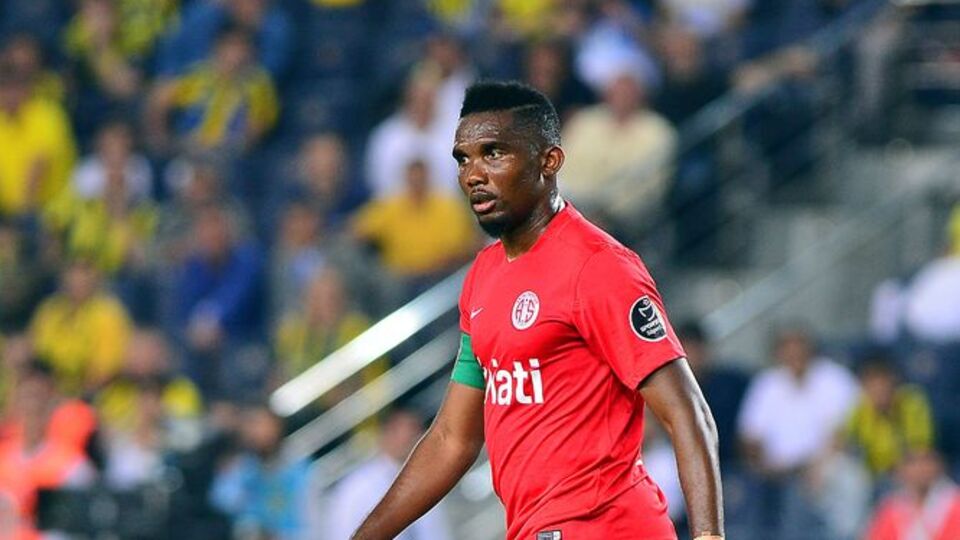 Samuel Eto'o trafik kazası geçirdi!