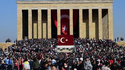 Anıtkabir saat kaçta açılıyor?