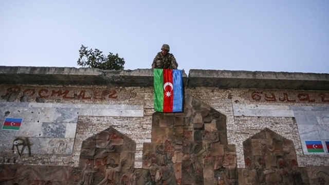 Şuşa'da Azerbaycan bayrağı dalgalandı!