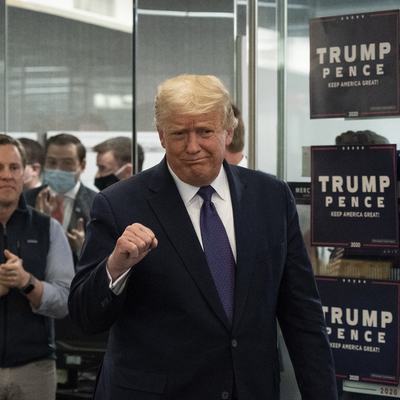 Trump'tan büyük haber: Aşı yakında geliyor!