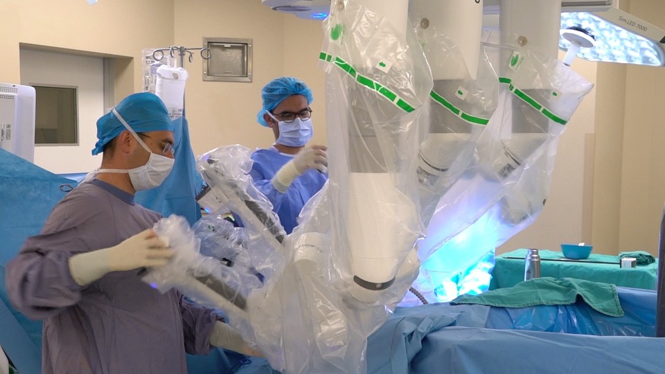 Prostata robotik neşterli çözüm