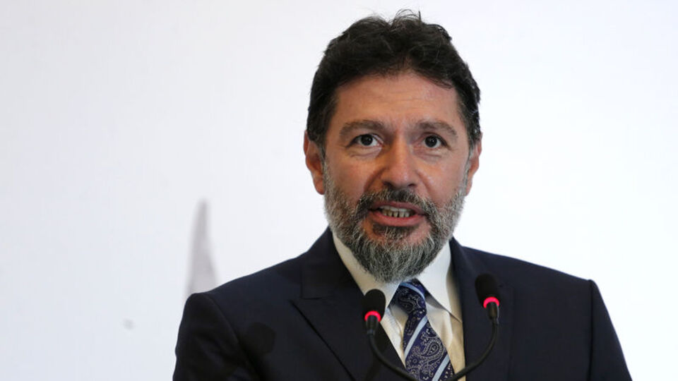 Hakan Atilla kimdir?