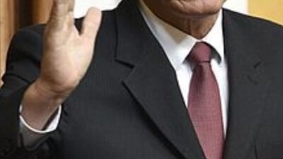 Peru Devlet Başkanı görevinden azledildi